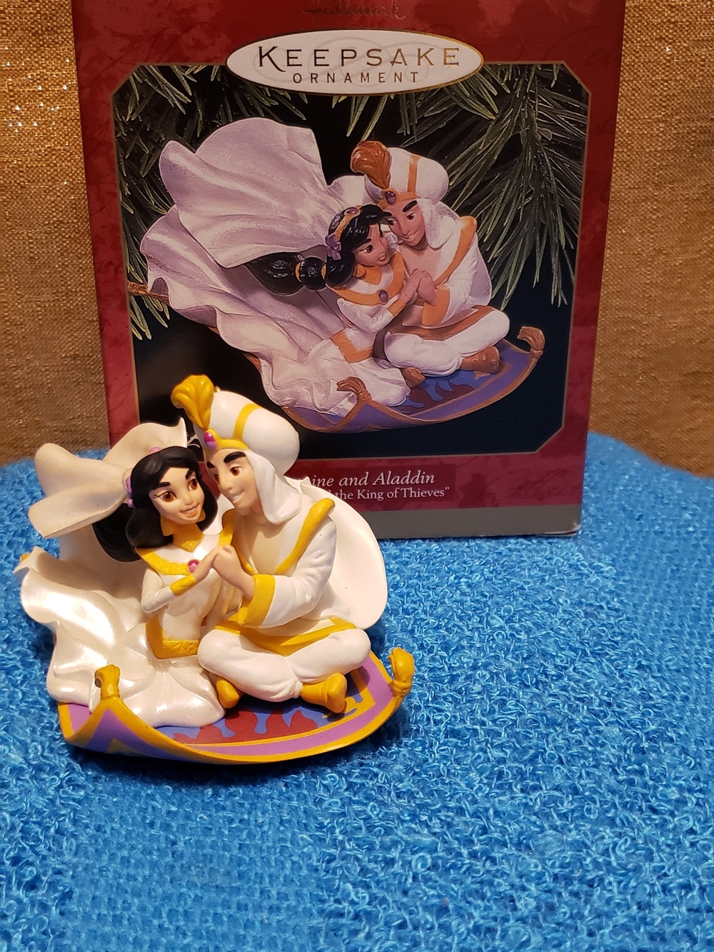 Hallmark Keepsake Aladdin & Jasmine Ornament in White, Gold, Purple